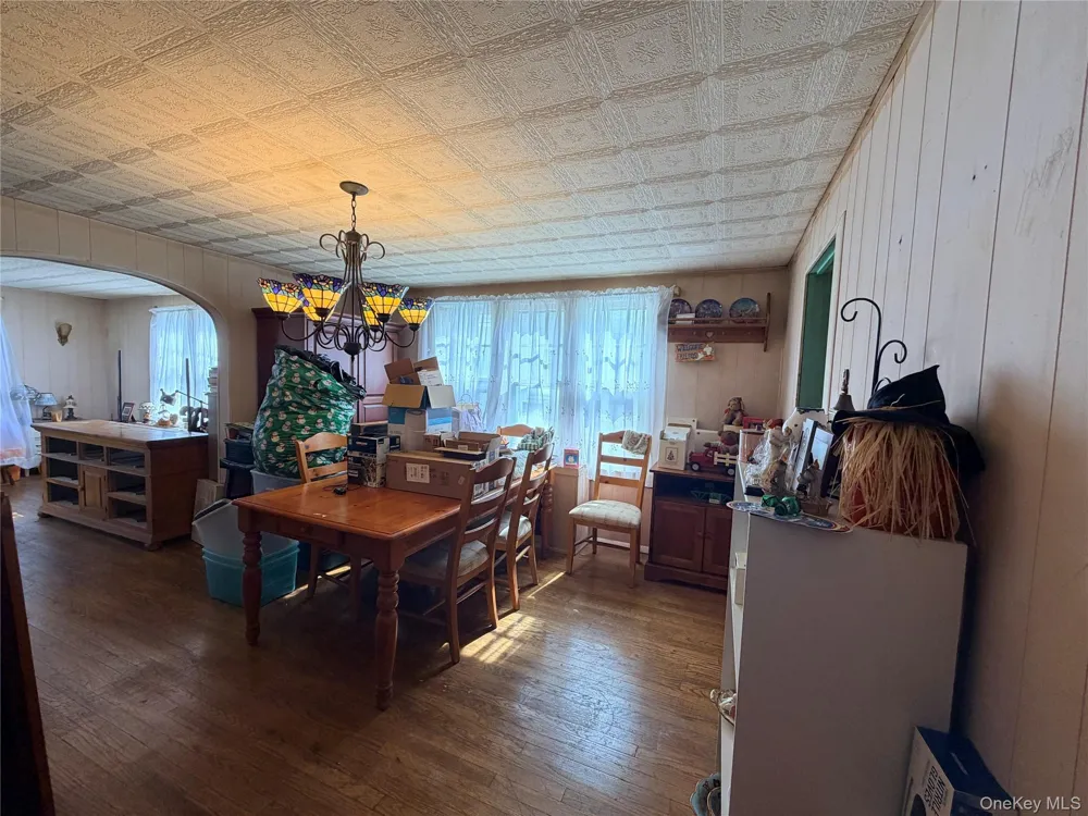 2851 Wilson Avenue Bellmore, NY 11710