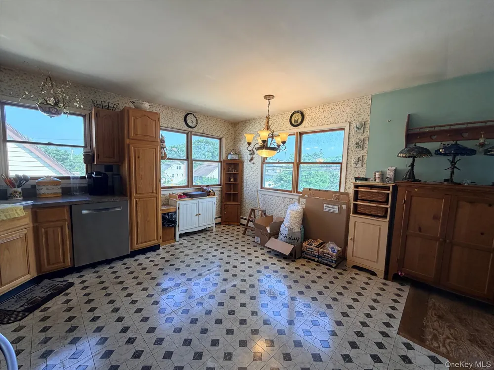 2851 Wilson Avenue Bellmore, NY 11710