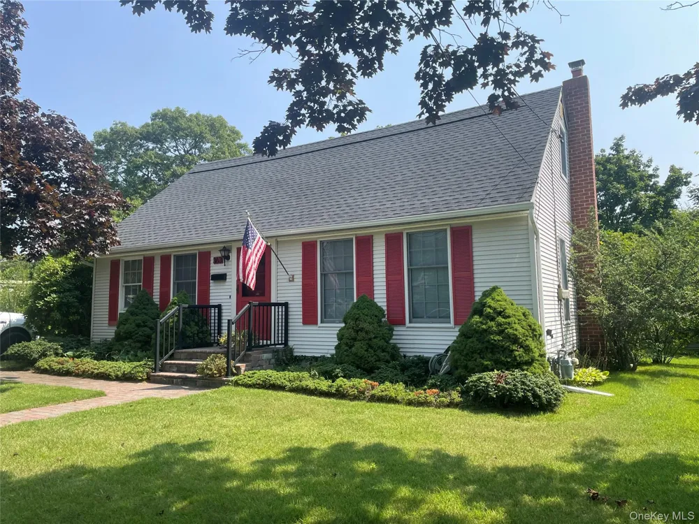 363 3rd Avenue Bayport, NY 11705