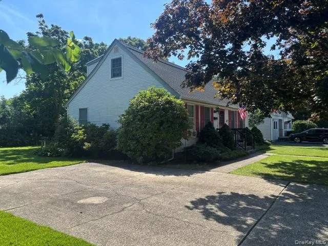 363 3rd Avenue Bayport, NY 11705