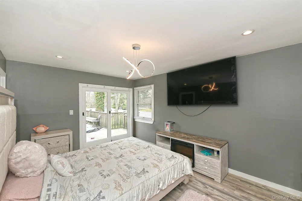 5 Shadywood Court Huntington, NY 11743