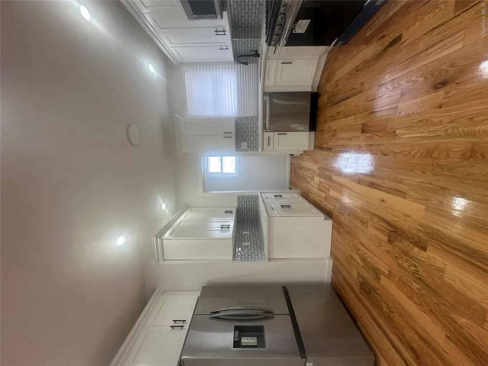 6918 69th Street Ridgewood, NY 11385