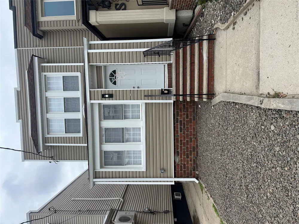 6918 69th Street Ridgewood, NY 11385