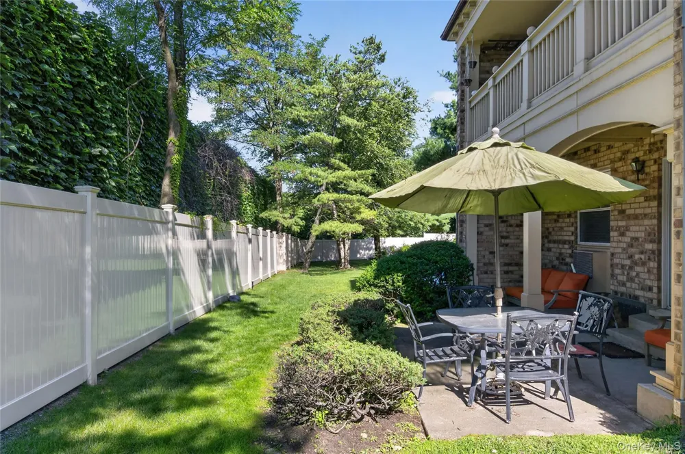 20550 Brian Crescent #1076 Bayside, NY 11360