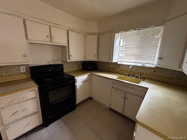 305 10th Avenue East Northport, NY 11731
