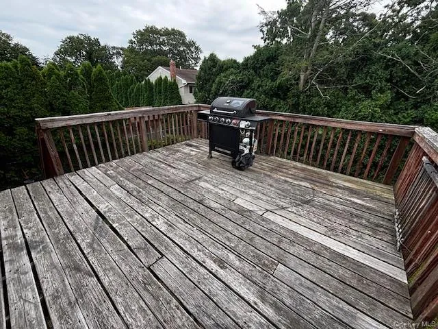 305 10th Avenue East Northport, NY 11731