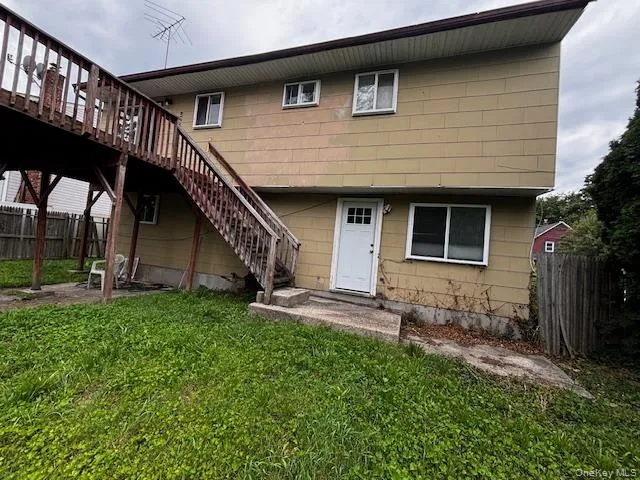 305 10th Avenue East Northport, NY 11731