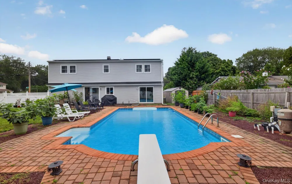 178 Montrose Drive Port Jefferson Station, NY 11776