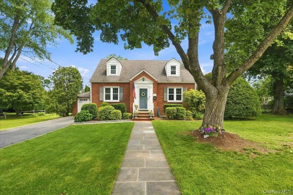 332 Kelly Street Hawthorne, NY 10532