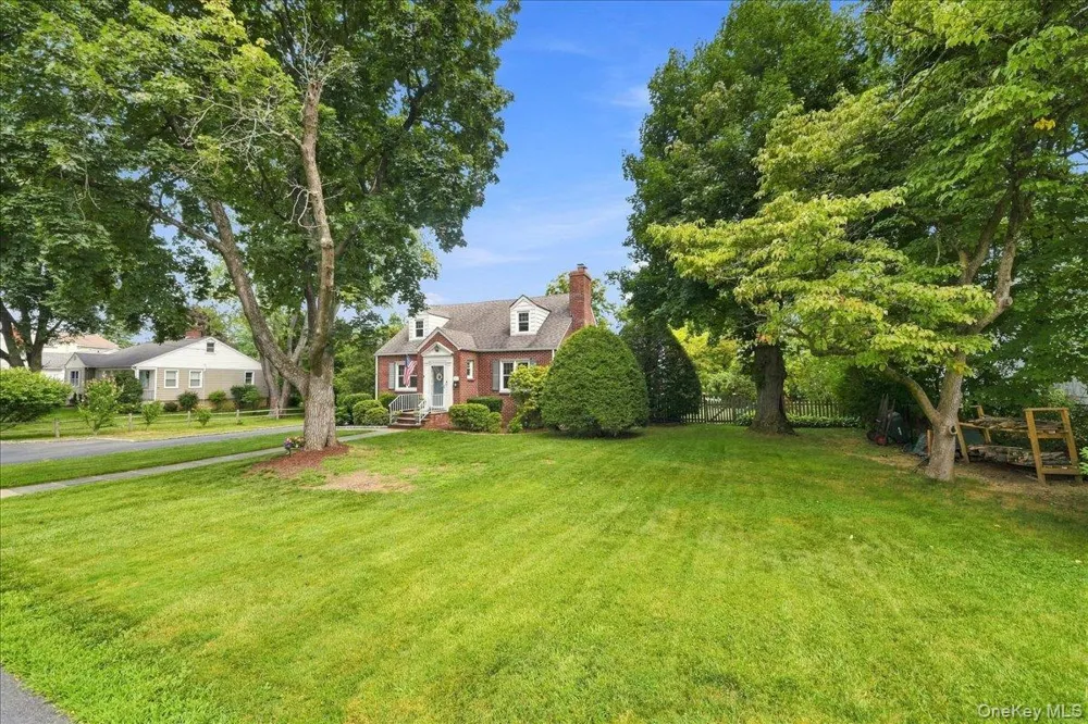 332 Kelly Street Hawthorne, NY 10532