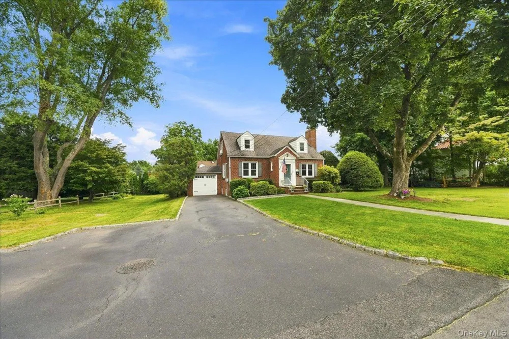332 Kelly Street Hawthorne, NY 10532
