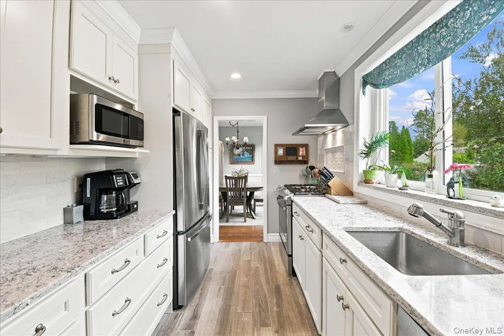 332 Kelly Street Hawthorne, NY 10532
