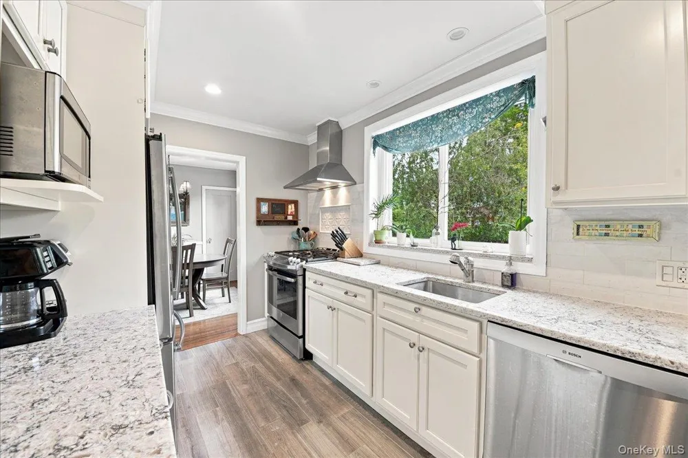332 Kelly Street Hawthorne, NY 10532