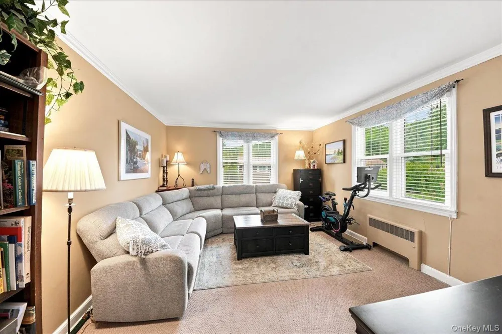 332 Kelly Street Hawthorne, NY 10532