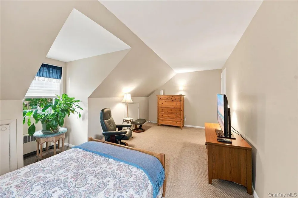 332 Kelly Street Hawthorne, NY 10532