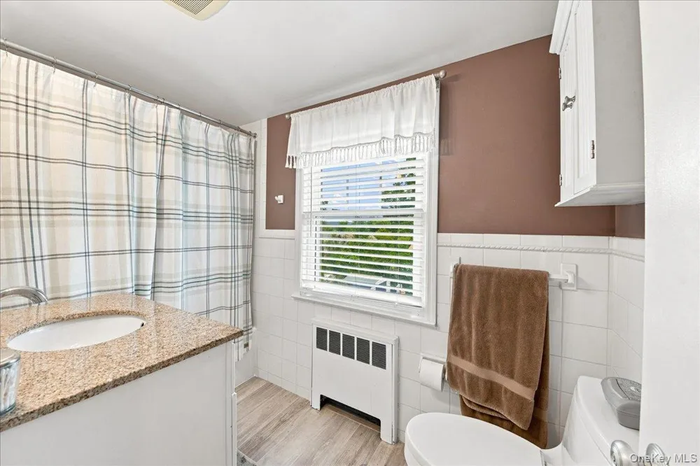 332 Kelly Street Hawthorne, NY 10532