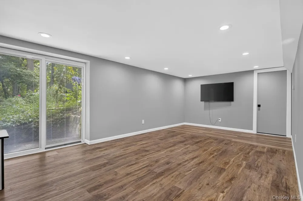 6A Rochester Court Huntington, NY 11743