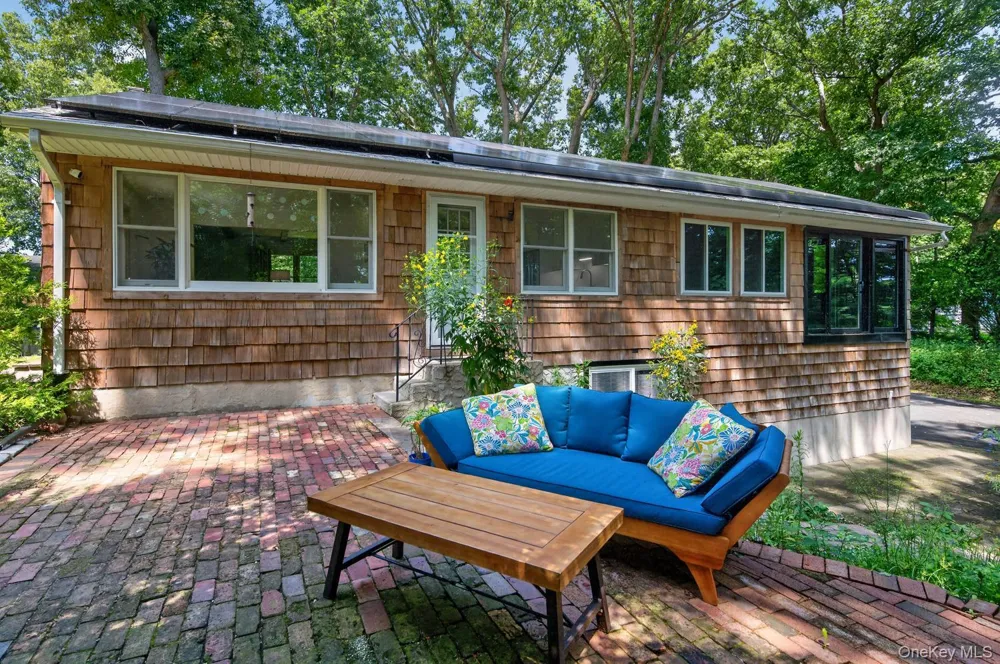 6A Rochester Court Huntington, NY 11743
