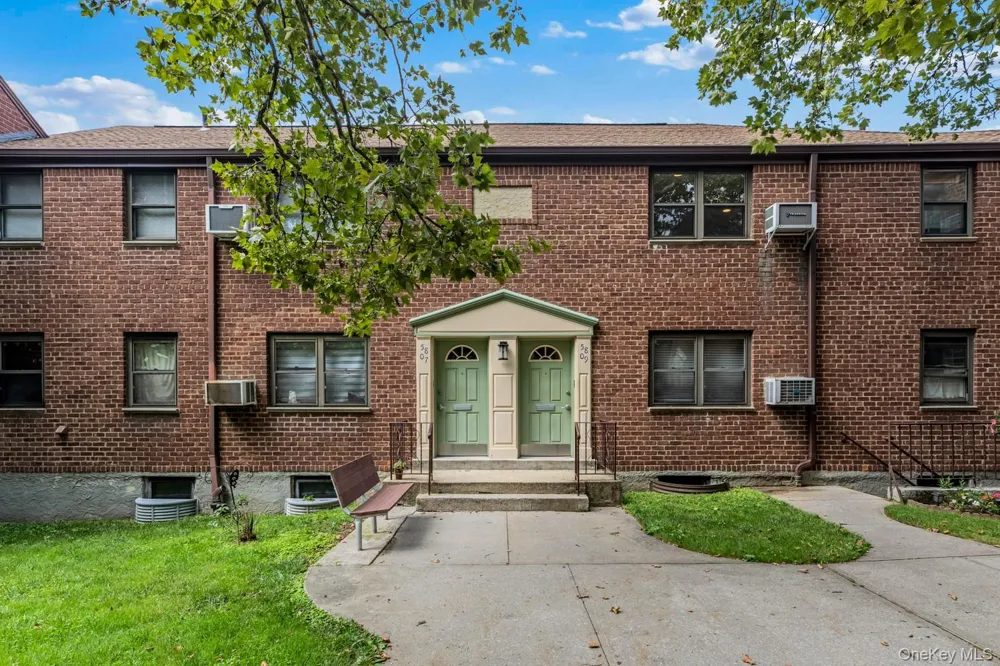58 09 246th Crescent #upper unit Douglaston, NY 11362