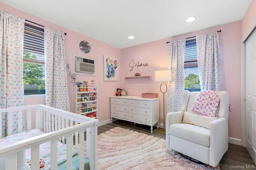 58 09 246th Crescent #upper unit Douglaston, NY 11362
