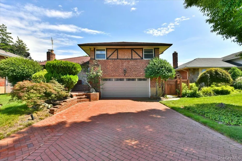 12 Leonard Road Syosset, NY 11791