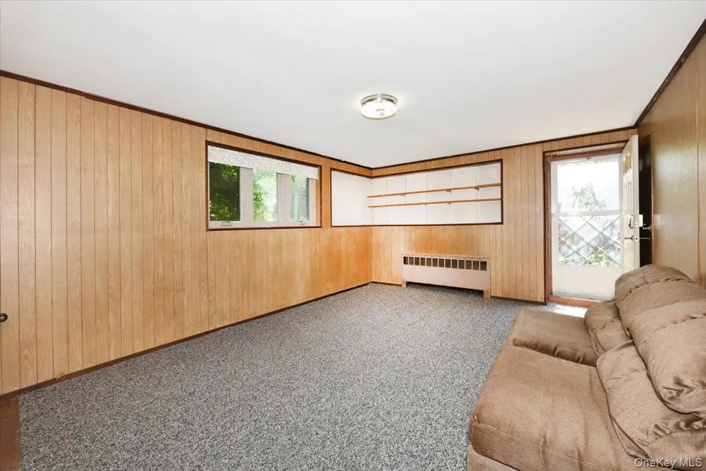 12 Leonard Road Syosset, NY 11791