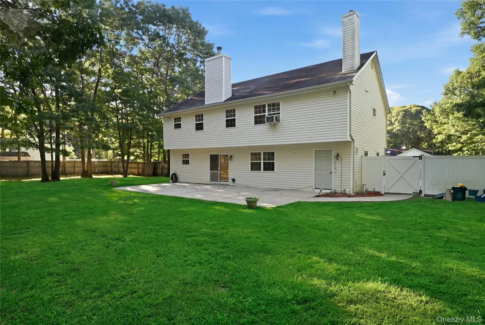 3 Mulligan Drive Medford, NY 11763