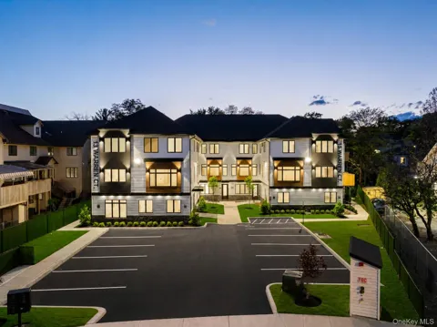 15 Warren Court #212