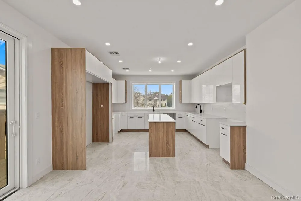 15 Warren Court #212 Monsey, NY 10952