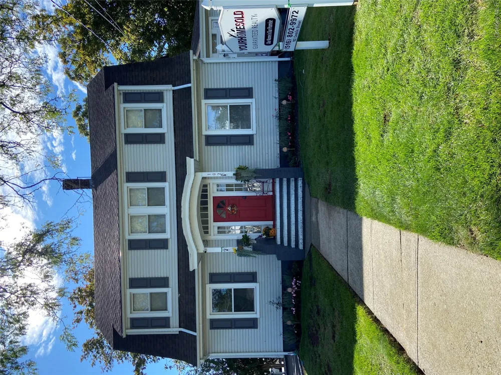 102 Conklin Street Farmingdale, NY 11735