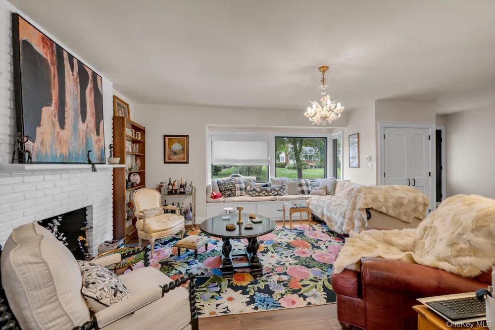 28 Reynolds Road Glen Cove, NY 11542