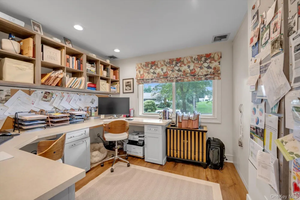 28 Reynolds Road Glen Cove, NY 11542