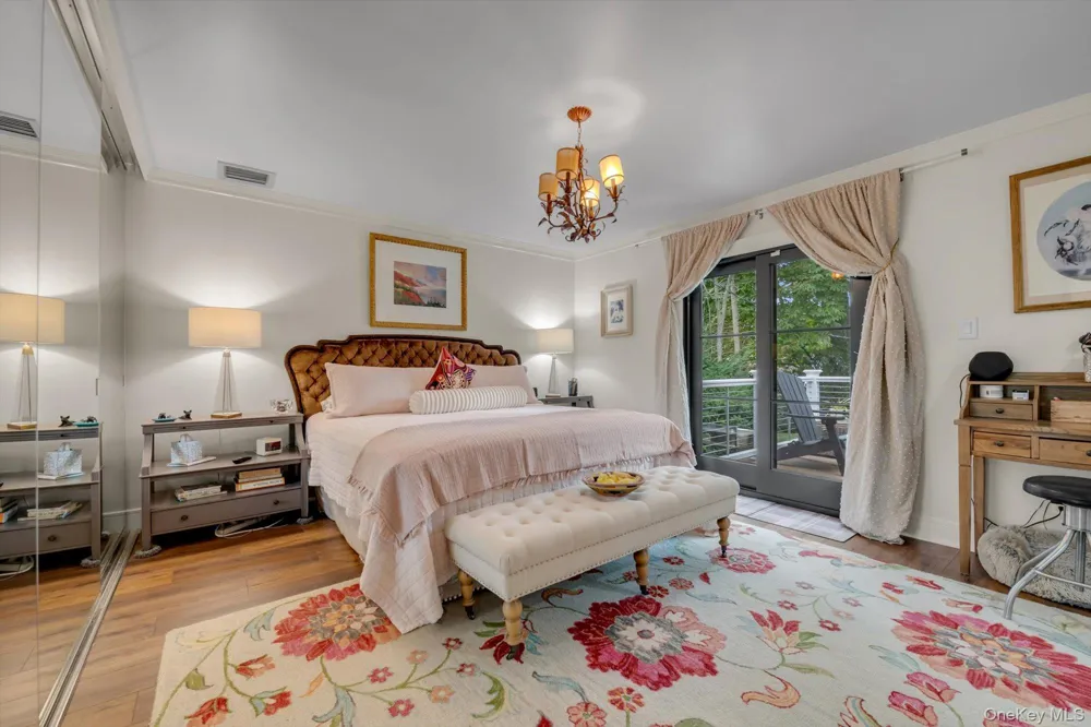 28 Reynolds Road Glen Cove, NY 11542