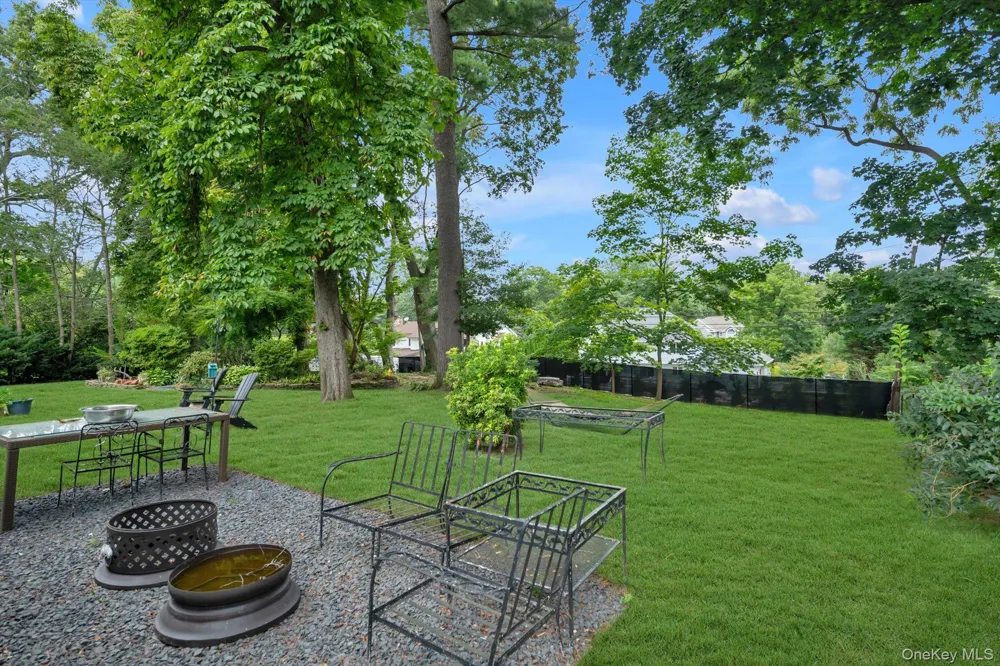 28 Reynolds Road Glen Cove, NY 11542