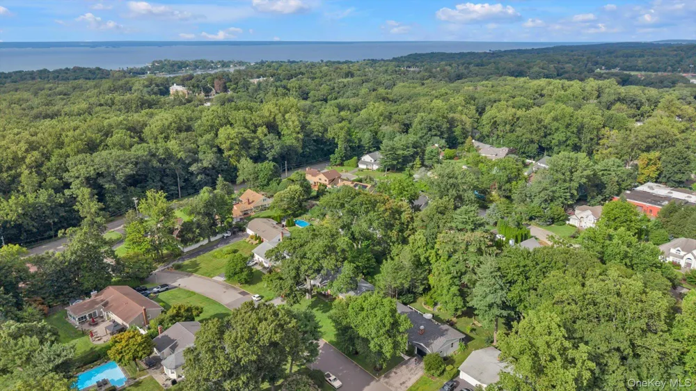 28 Reynolds Road Glen Cove, NY 11542