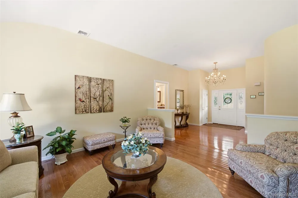 15 Brandywine Drive East Setauket, NY 11733