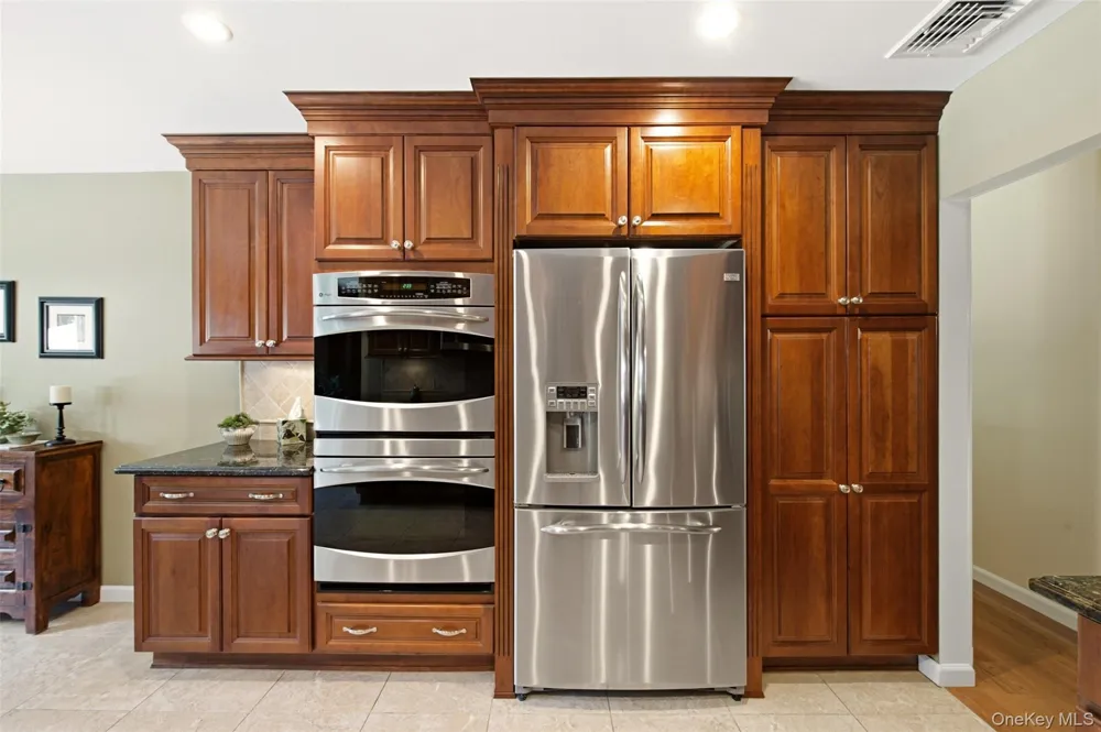 15 Brandywine Drive East Setauket, NY 11733
