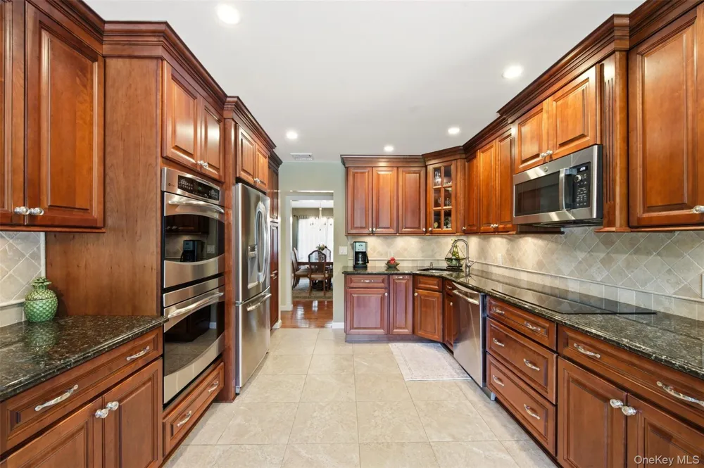 15 Brandywine Drive East Setauket, NY 11733