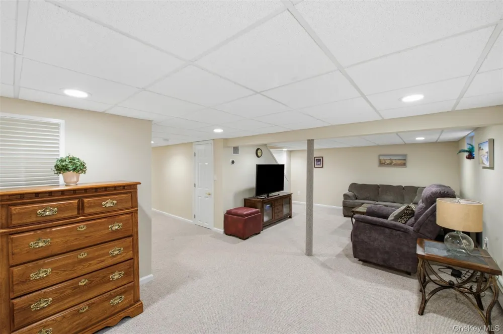 15 Brandywine Drive East Setauket, NY 11733