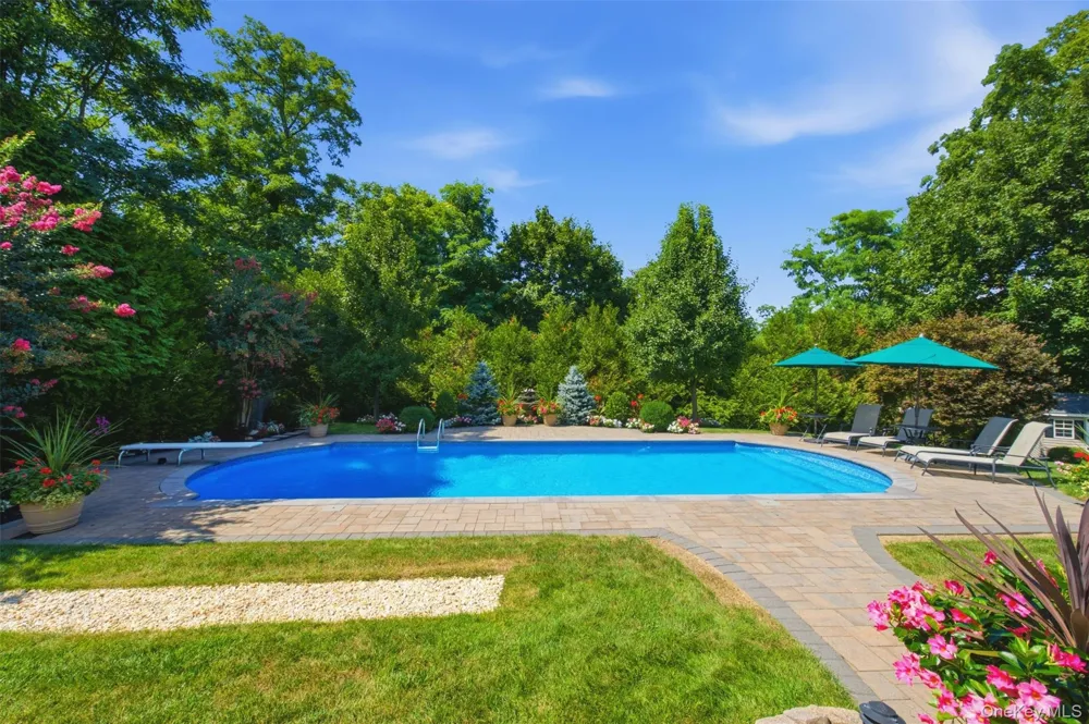 15 Brandywine Drive East Setauket, NY 11733