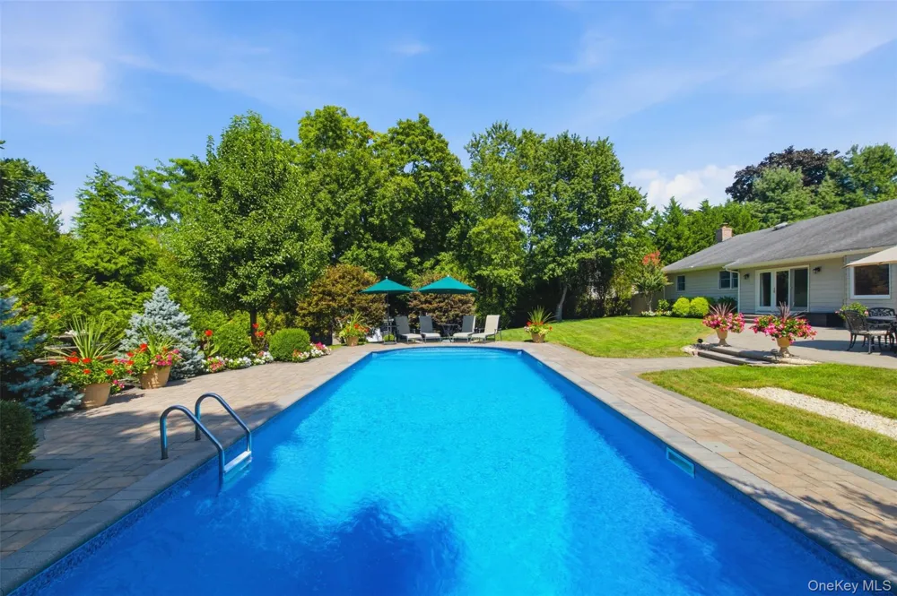 15 Brandywine Drive East Setauket, NY 11733