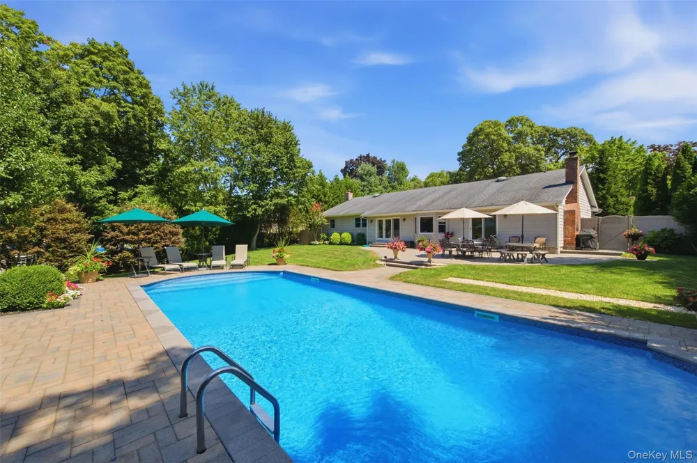 15 Brandywine Drive East Setauket, NY 11733