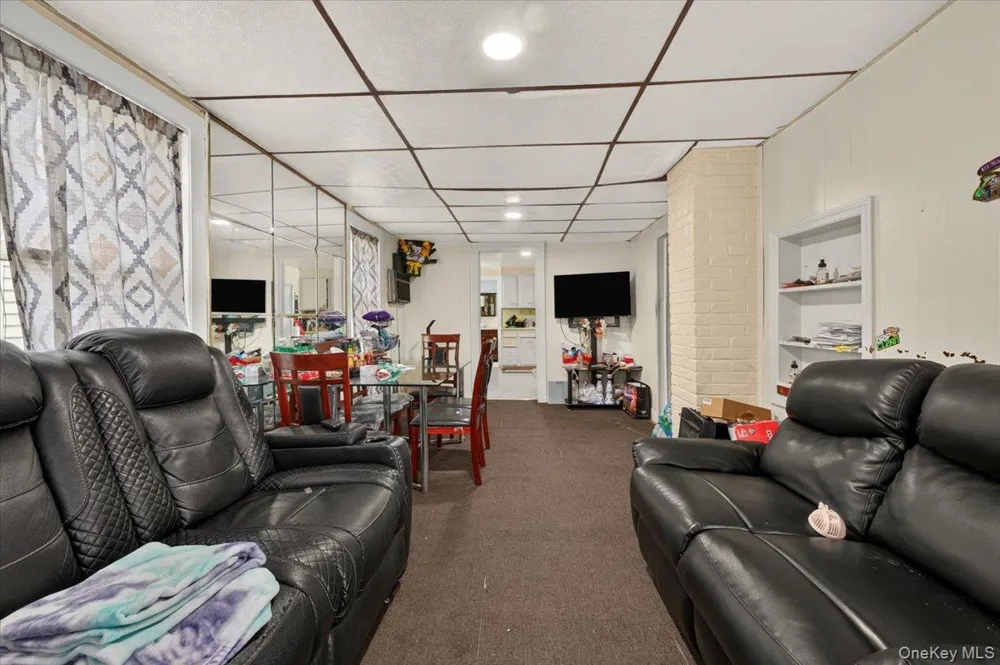 101 W 11th Street Huntington Station, NY 11746