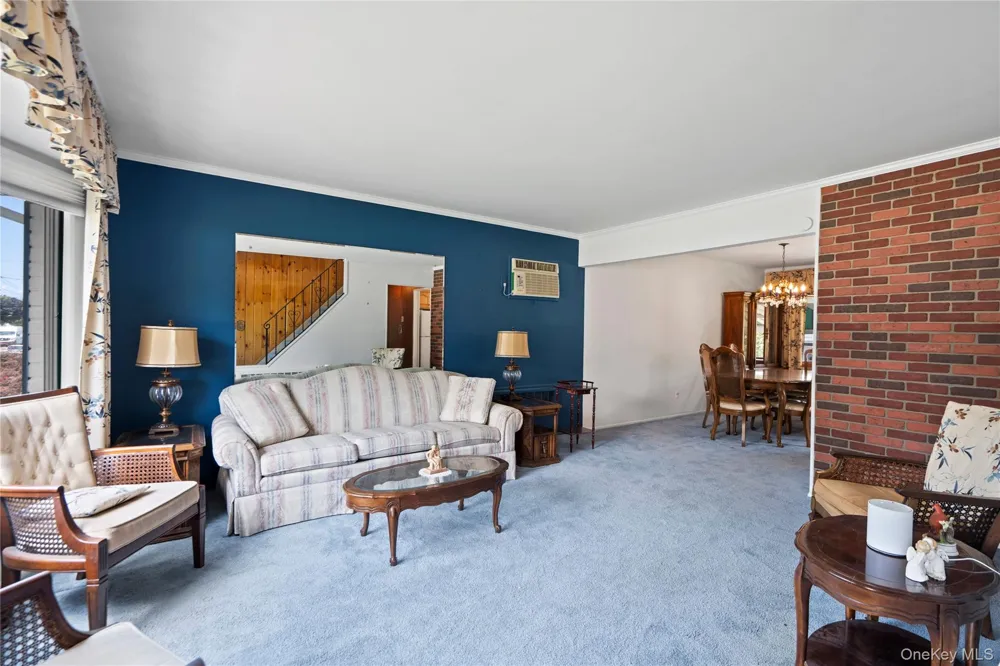 110 Barwick Boulevard Mineola, NY 11501