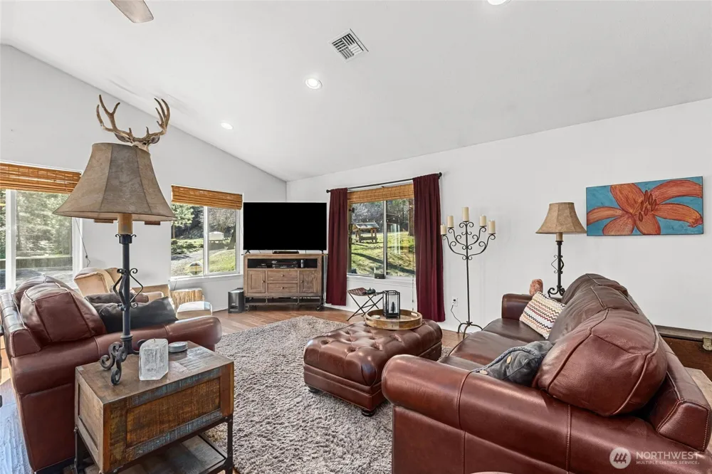 31297 Dodd Creek Lane E Davenport, WA 99122
