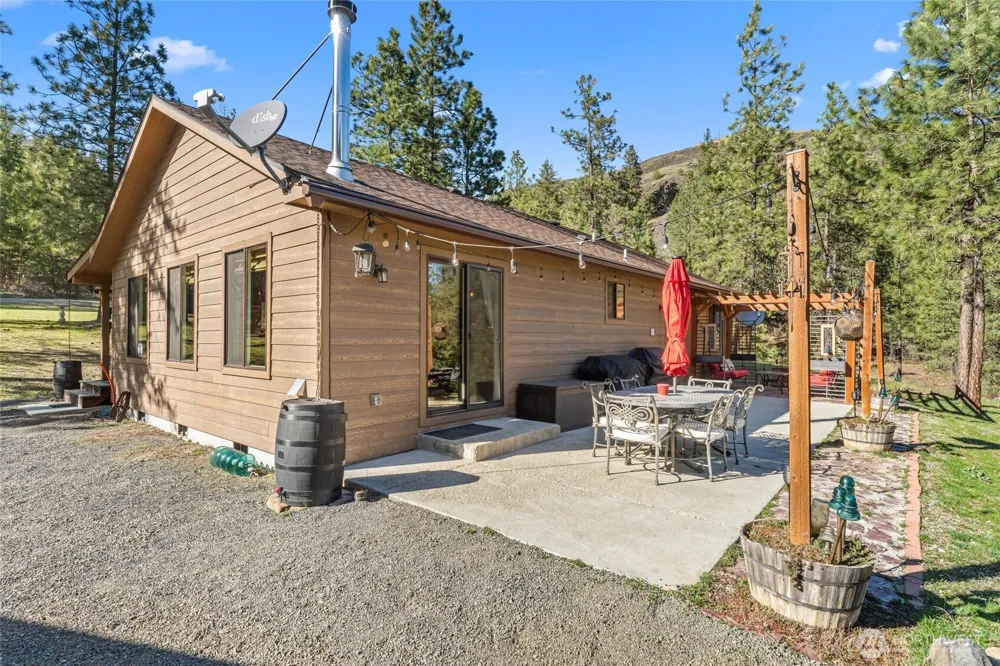 31297 Dodd Creek Lane E Davenport, WA 99122