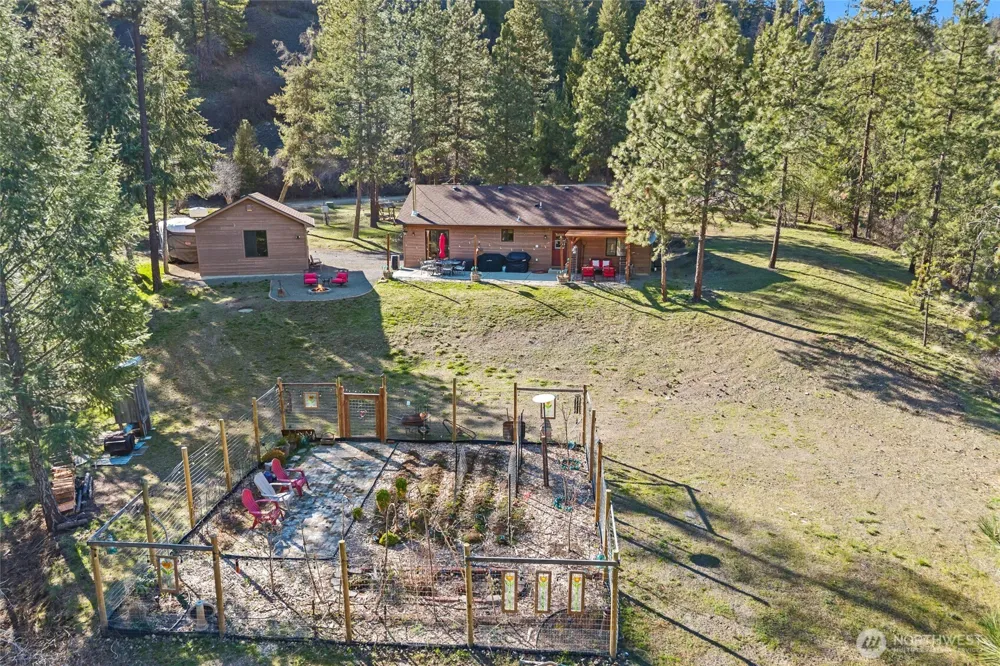 31297 Dodd Creek Lane E Davenport, WA 99122