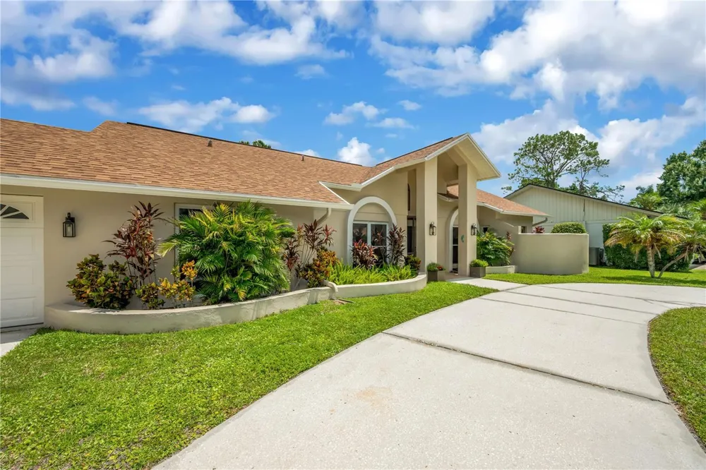 80 FOXFIRE LANE Oldsmar, FL 34677