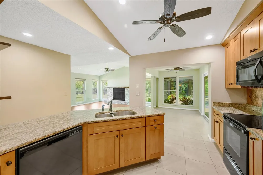 80 FOXFIRE LANE Oldsmar, FL 34677