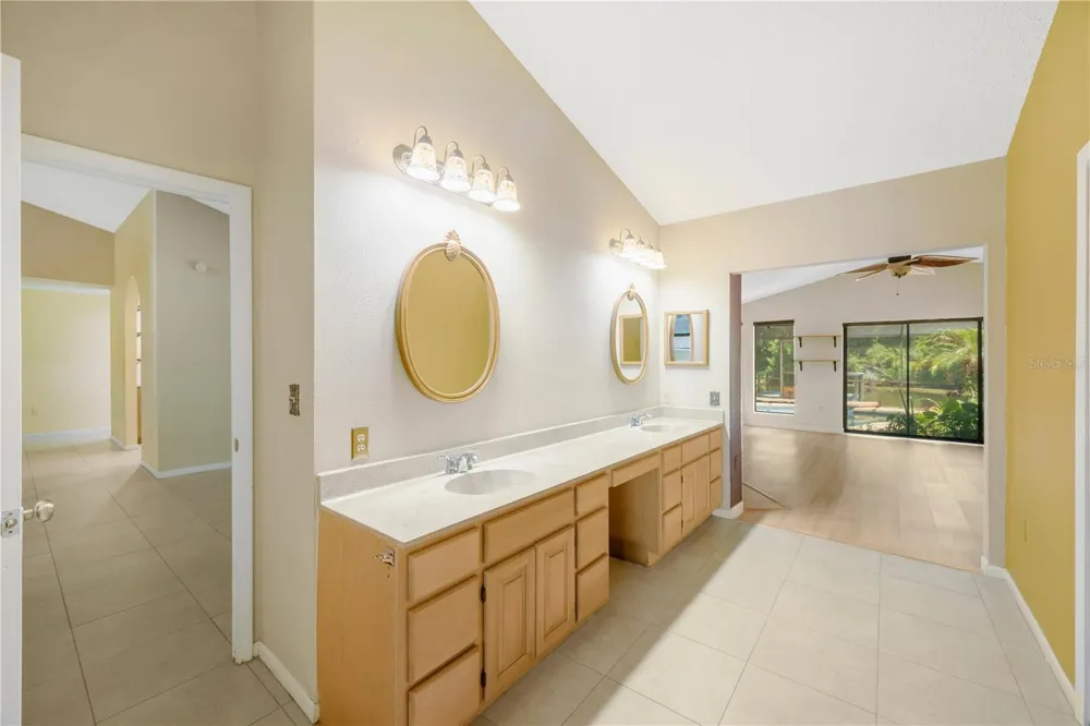 80 FOXFIRE LANE Oldsmar, FL 34677